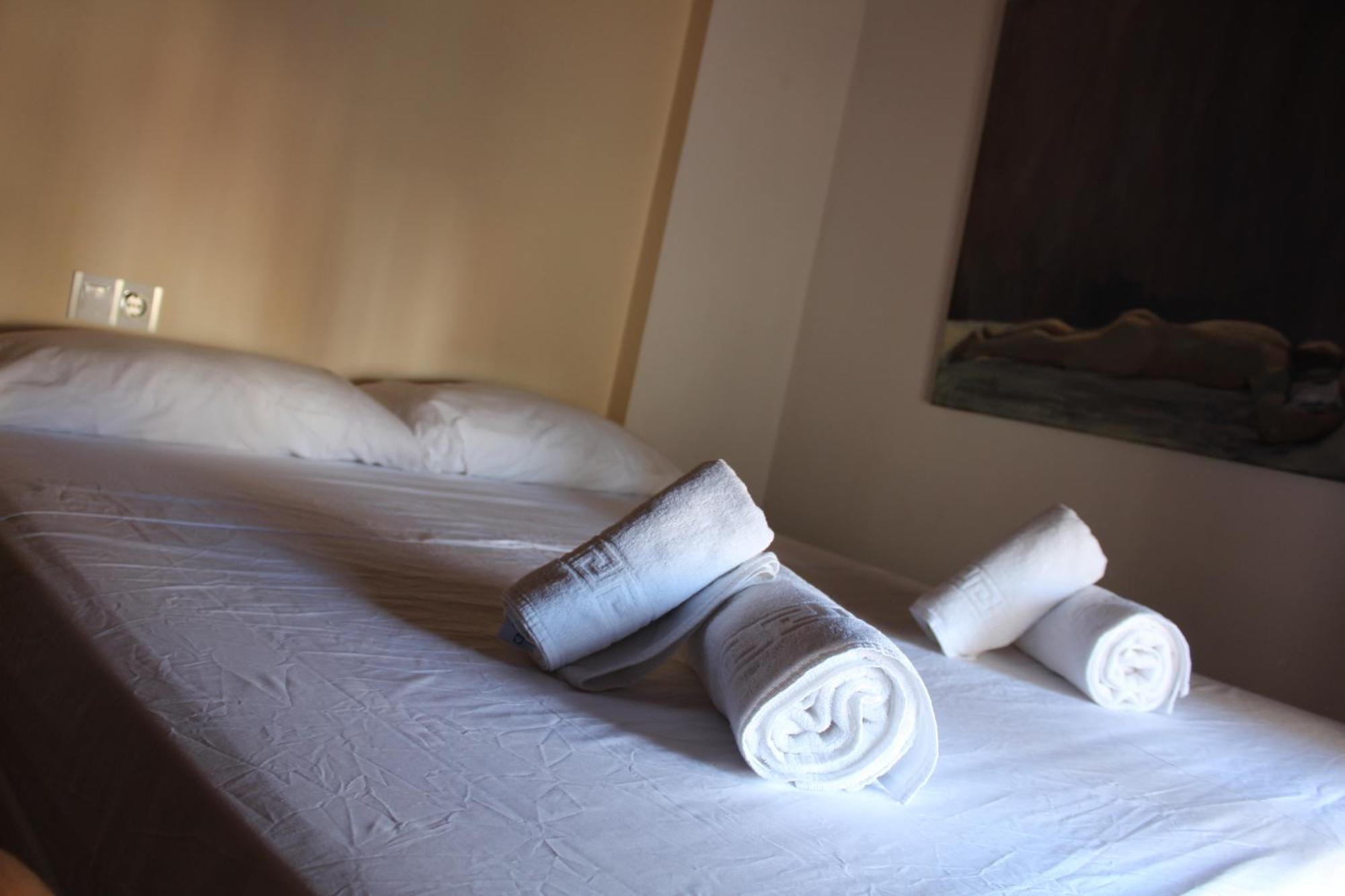 Atico Aires De Gredos Apartment Candeleda Ngoại thất bức ảnh